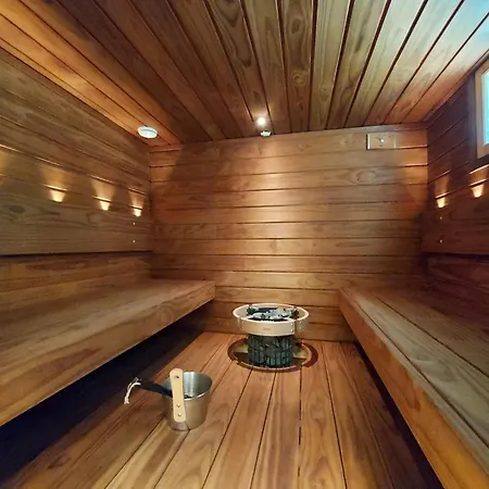 Sunski Chalet